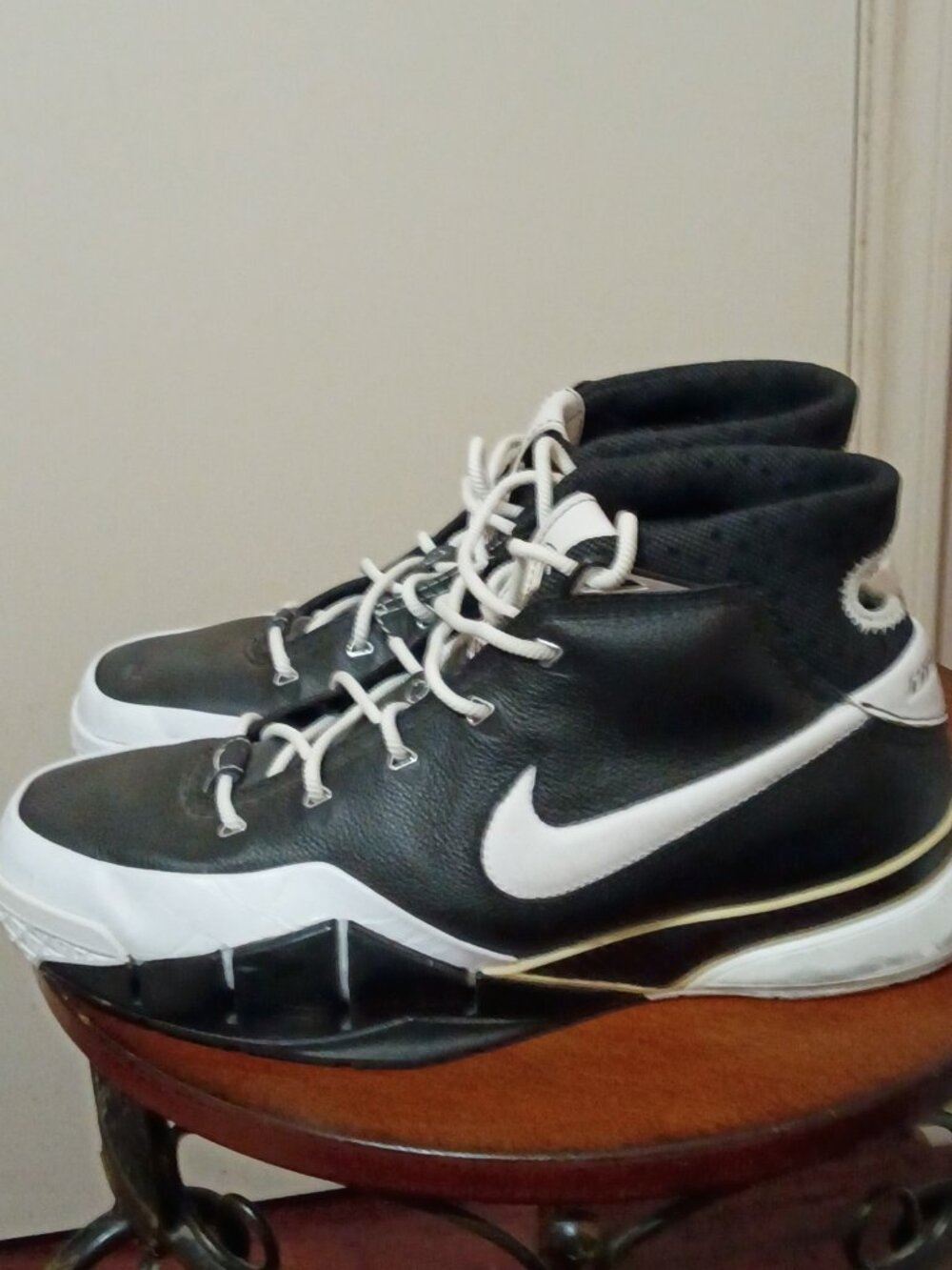 Vintage Nike Kobe 1 OG Sharpshooter Black White Size 10.5 313143-012 Men's 2006 - Picture 9 of 14